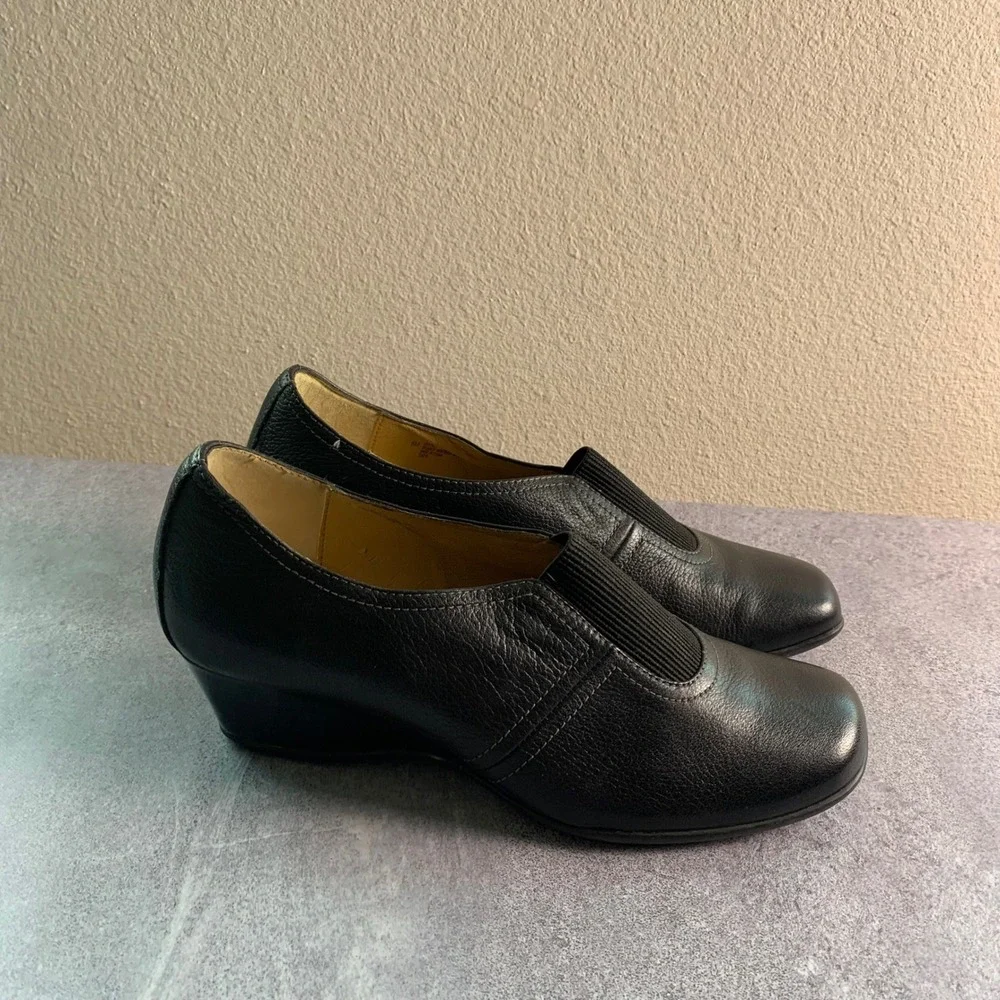 Softspots Women's Black Leather Comfort Wedge Heel Shoes - Size 8M‎
